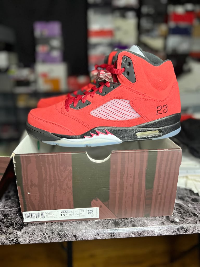 Air Jordan 5 Retro "Raging Bull / Toro Bravo" (Style Code: DD0587-600) *PRE-LOVED*