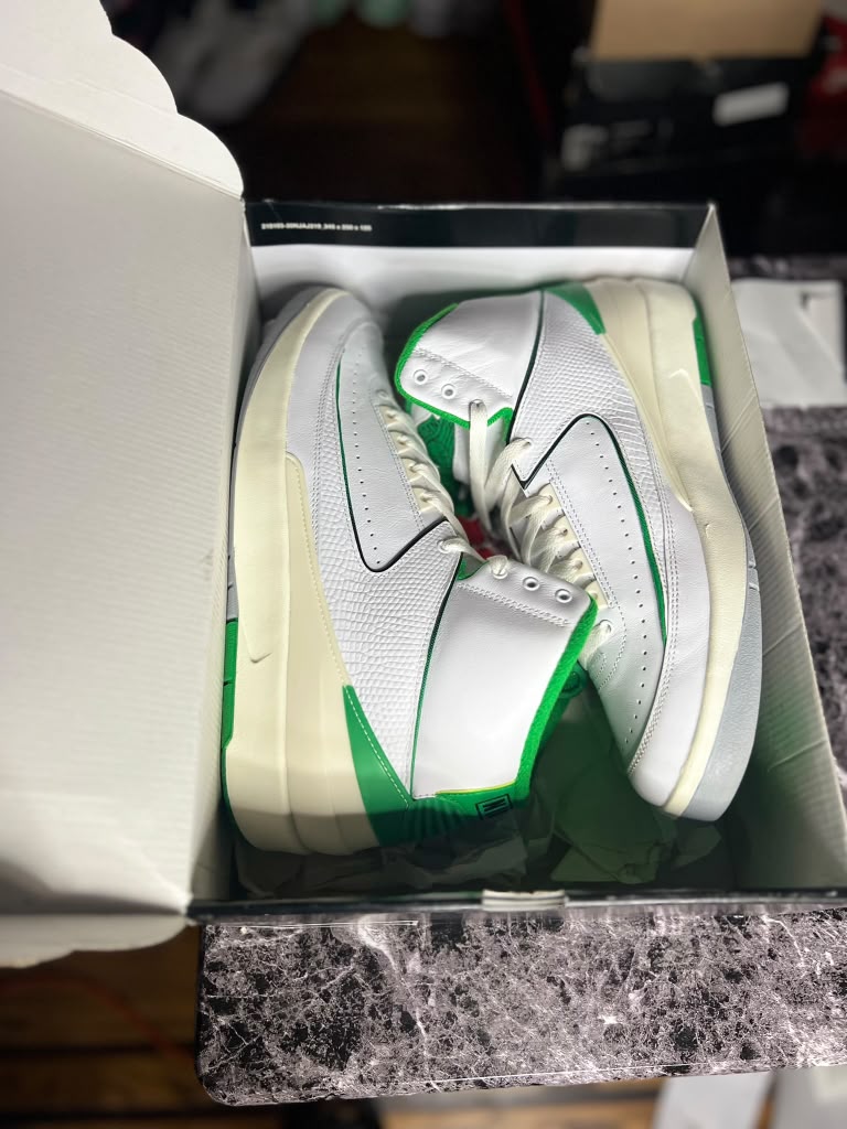 Air Jordan 2 Retro "Lucky Green" (Style Code: DR8884-103) *PRE-LOVED*