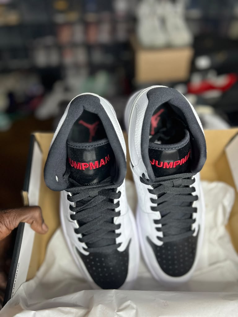 Air Jordan Access "White / Black / Gym Red" (Style Code: AR3762-101) *NEW*