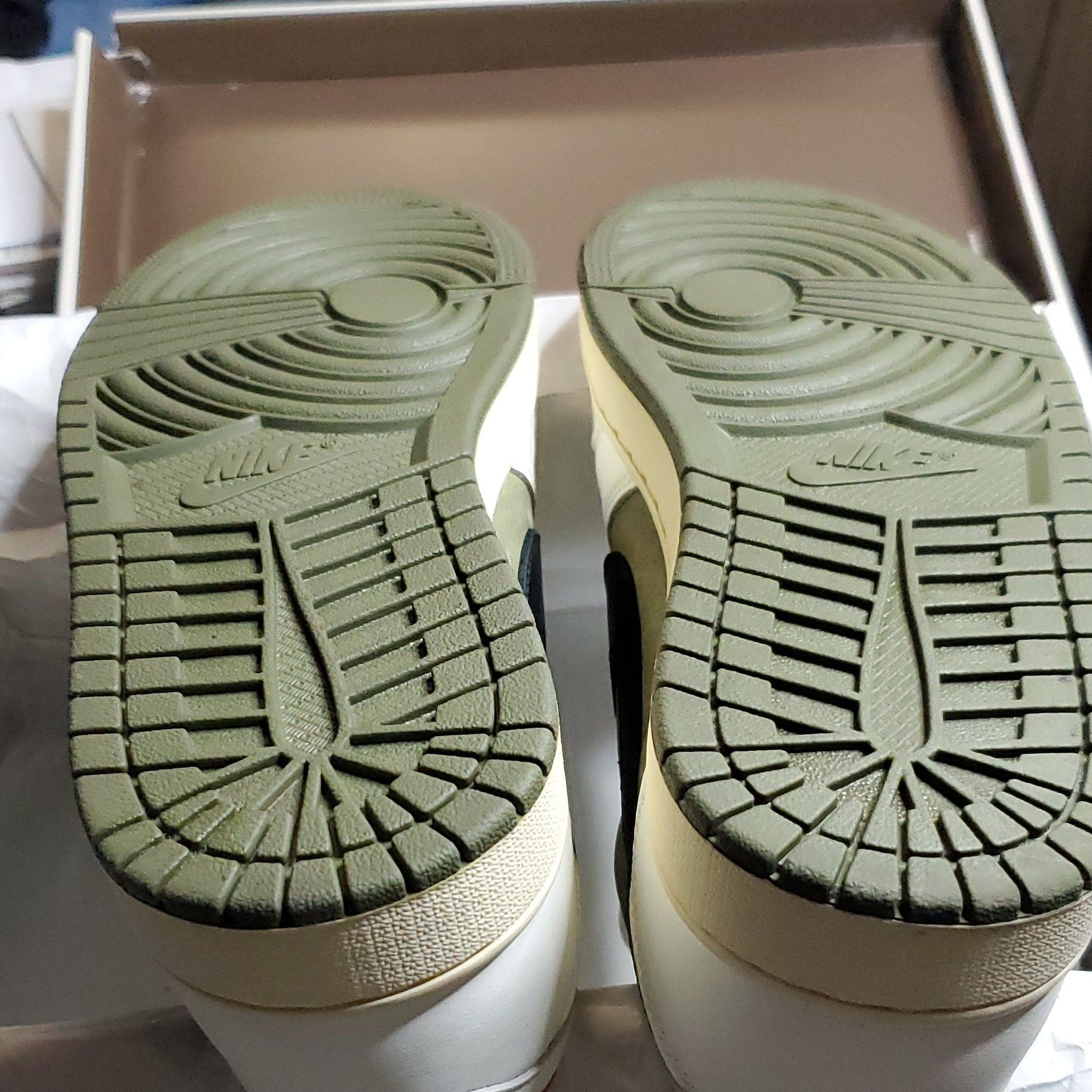 Jordan 1 Low OG SP "Travis Scott" Olive 9.5M