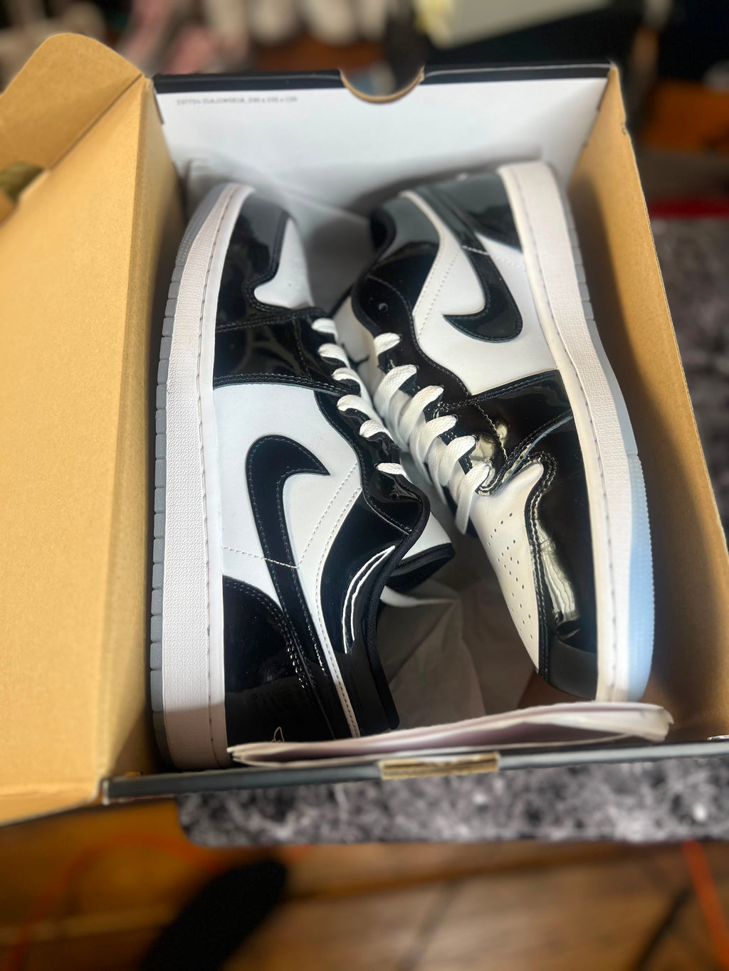 The Air Jordan 1 Low SE "Concord" (Style Code: DV1309-100) *Pre-Owned*