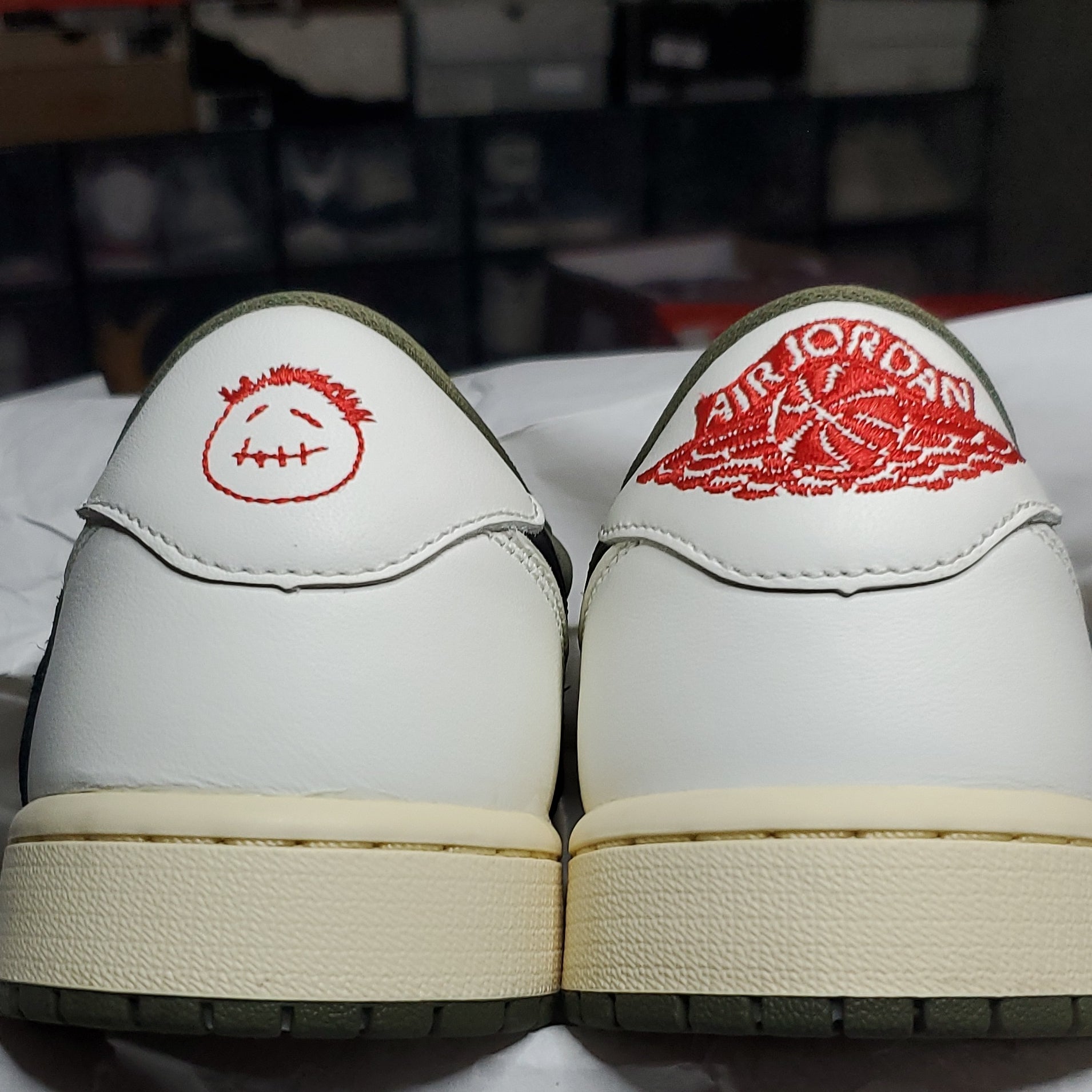 Jordan 1 Low OG SP "Travis Scott" Olive 9.5M